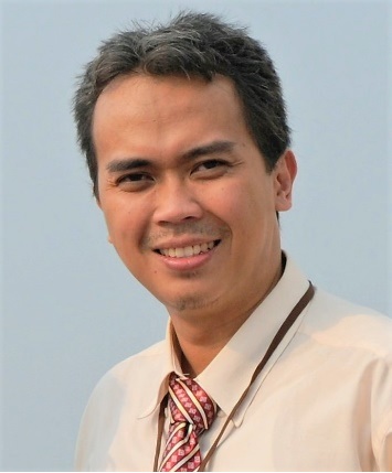 Dr. Ir. Sandro Mihradi